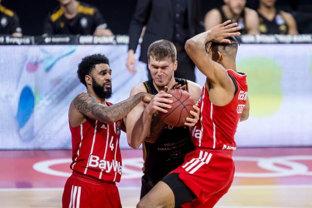 束假期与队 束假期与队