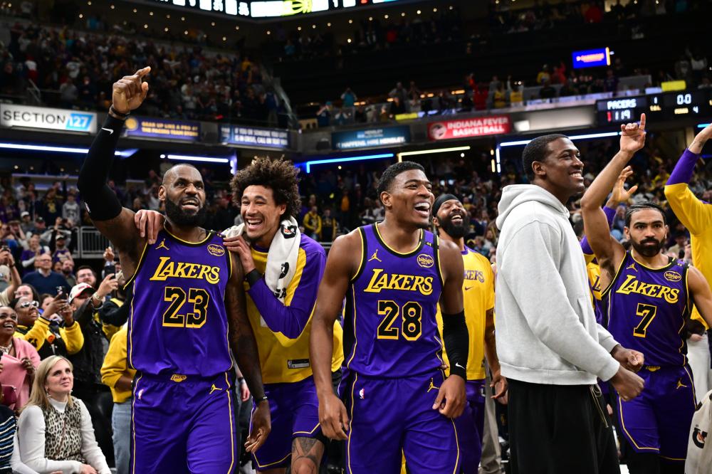 凭借冷静的 凭借冷静的